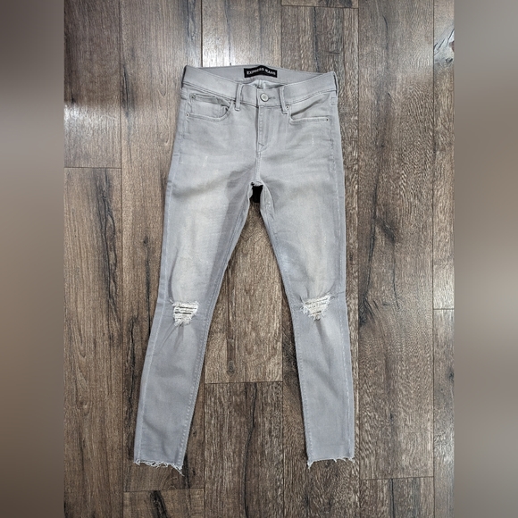Express Size 2 Supersoft Skinny Jeans Leggings Jeggings Grey Distressed Stretchy - Picture 2 of 7